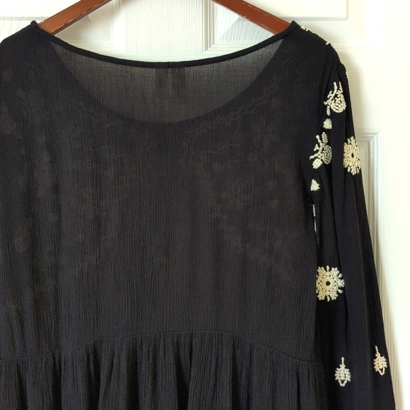 Meadow Rue by Anthropologie Boho Embroidered Flared Sleeve Blouse Black Cream S - Picture 11 of 12